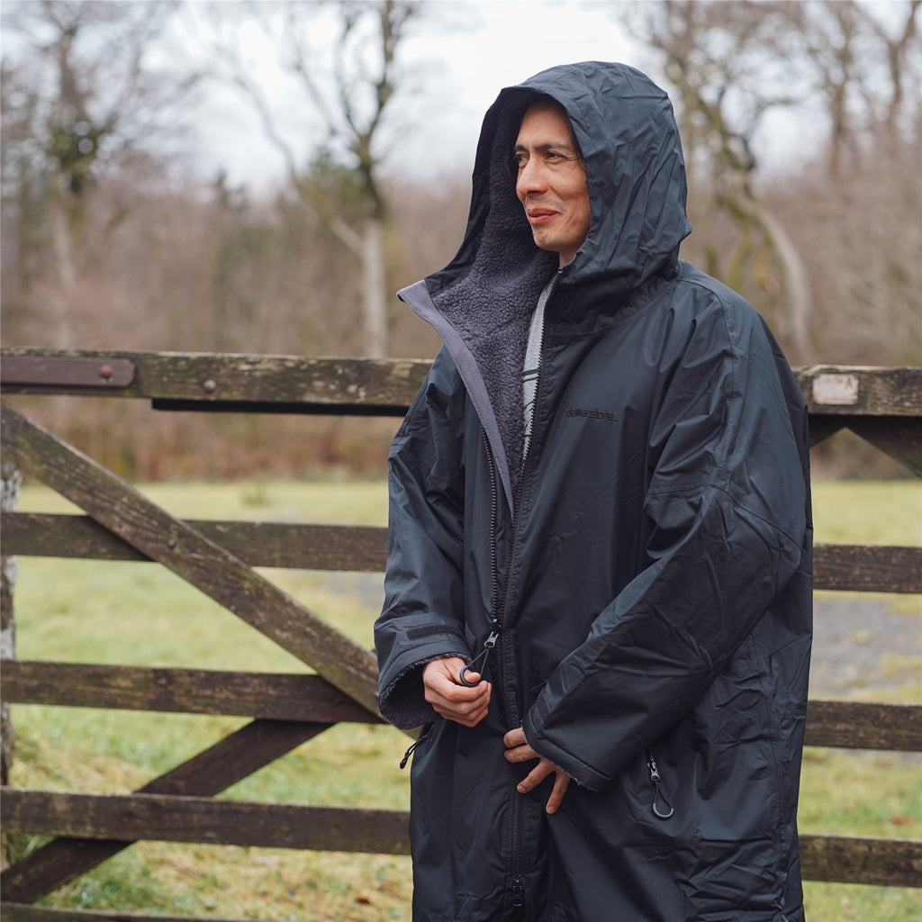 Dewerstone Changing Robe -Black